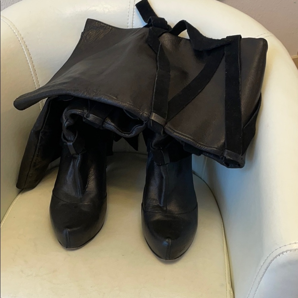 Boutique black boots